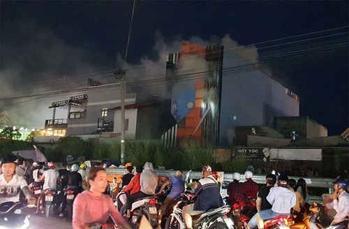 Lại xảy ra cháy quán karaoke tại Đồng Nai